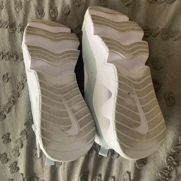 Nike Ryz 365 II Women's Sneaker Shoe Limited Edition Athletic White CU4874-105 - Picture 4 of 5